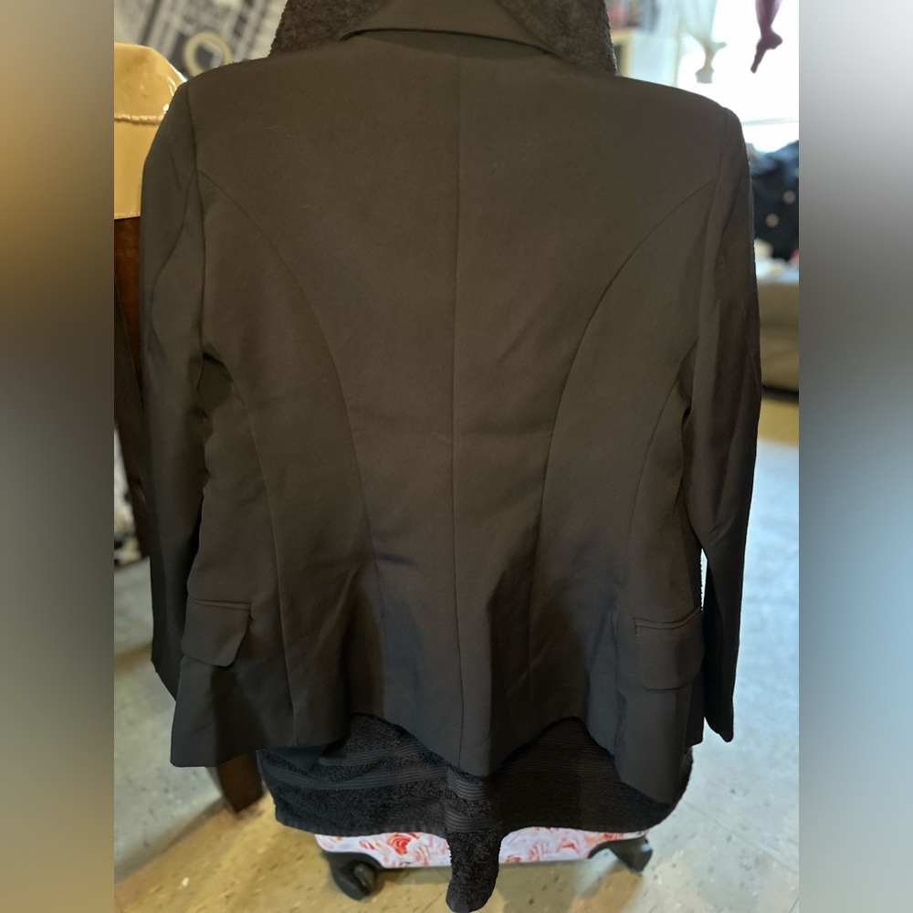 Brand new Steve Madden blazer. Black in color. Size small. - Picture 6 of 6